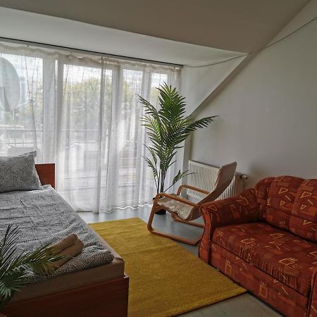 Hid Ifjusagi Szallo Hostel Dunaujvaros Bagian luar foto