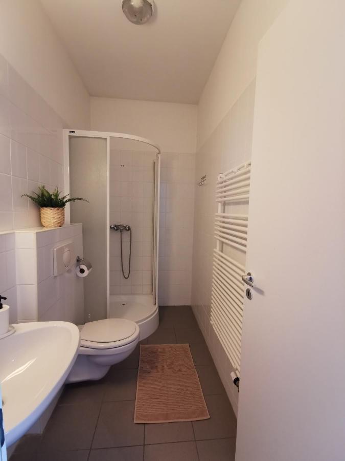 Hid Ifjusagi Szallo Hostel Dunaujvaros Bagian luar foto