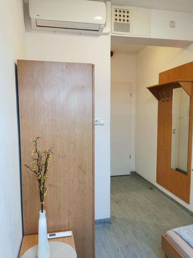 Hid Ifjusagi Szallo Hostel Dunaujvaros Bagian luar foto