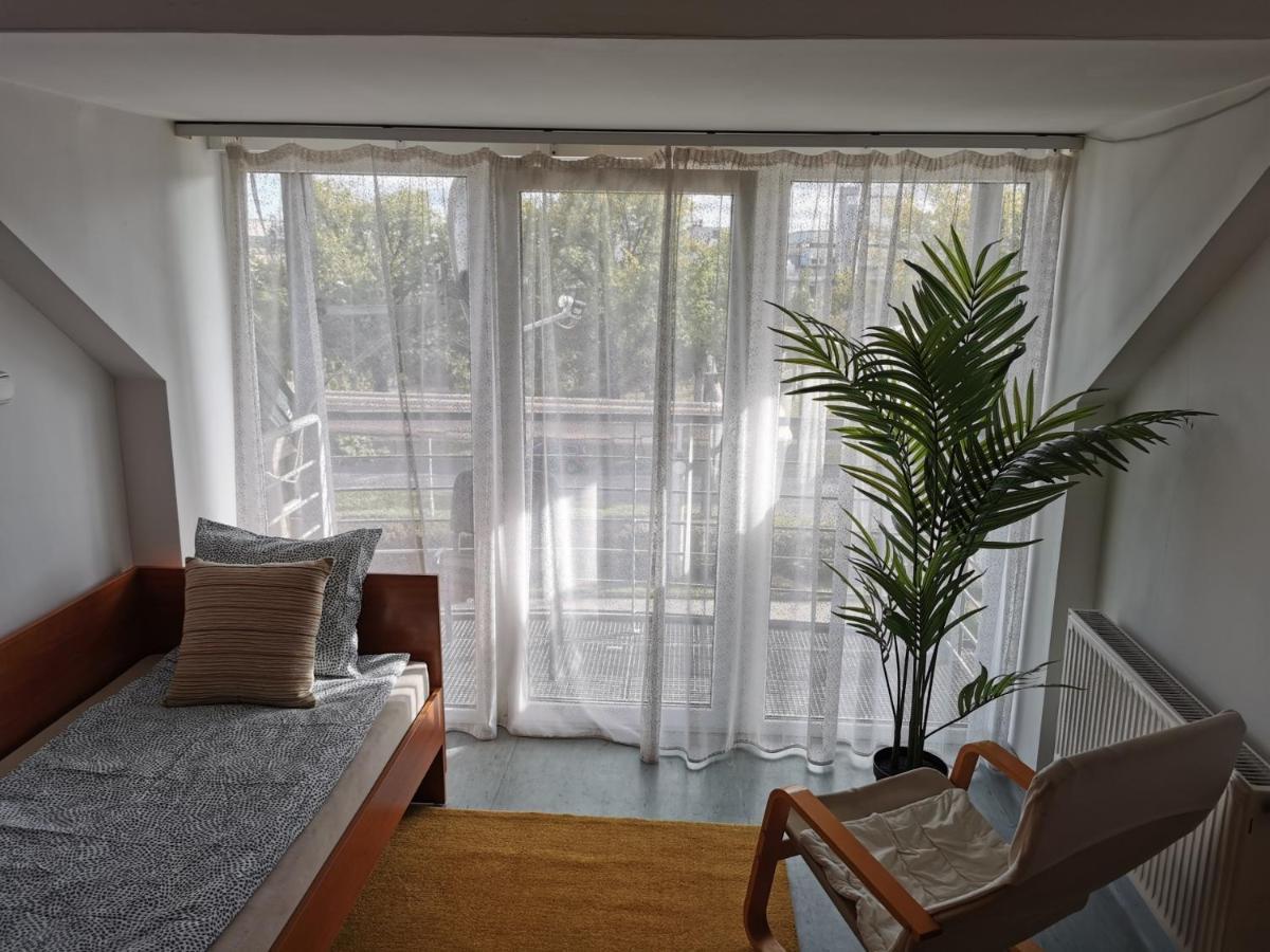 Hid Ifjusagi Szallo Hostel Dunaujvaros Bagian luar foto